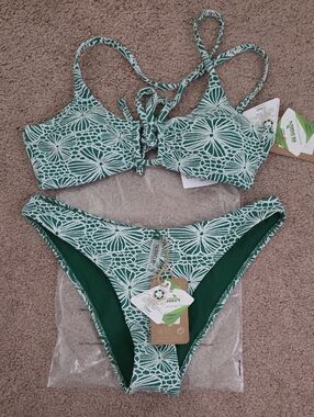 *NWT* Green Floral Lace-Pattern Bikini - Eco-Friendly Swim